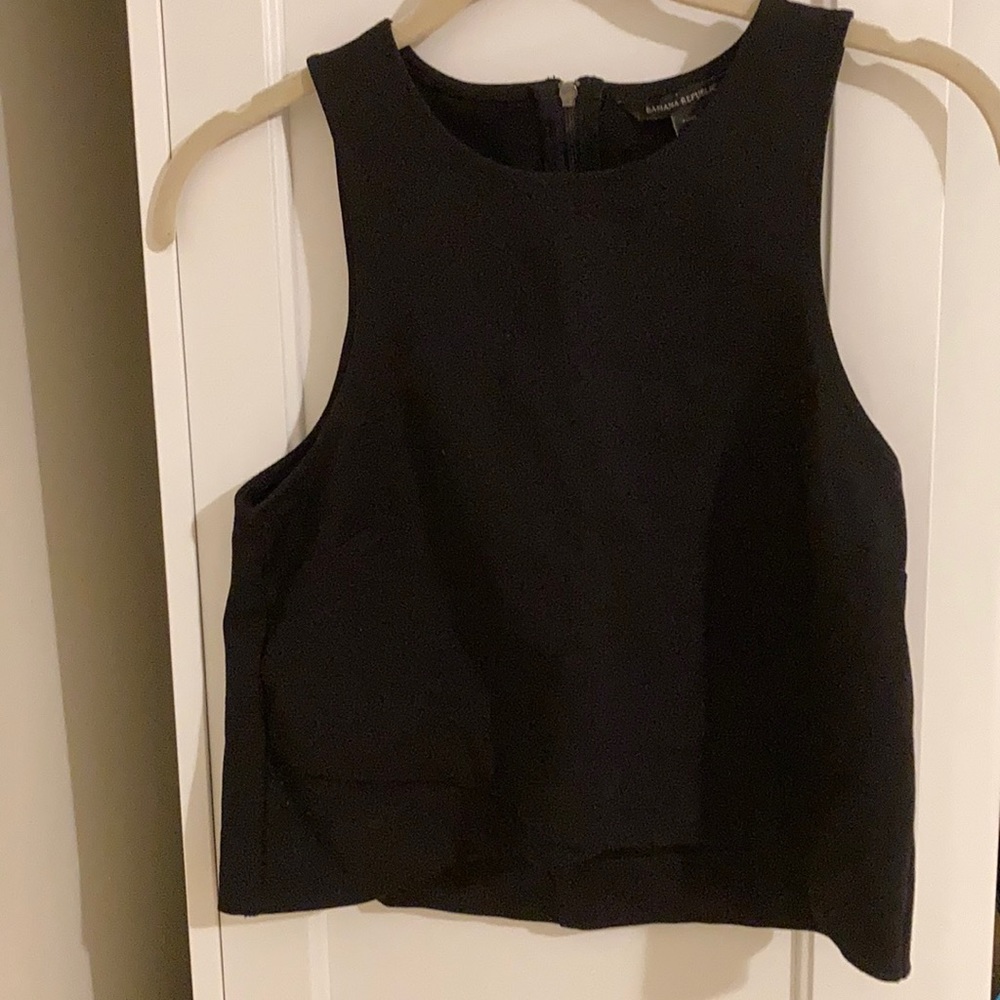 NWOT Banana Republic black crop top